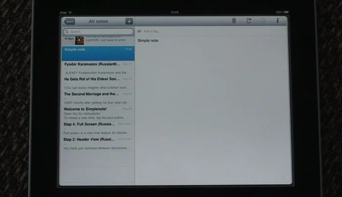 Verificar en SimpleNote que los documentos se hayan cargado correctamente. SimpleNote usa el título del documento Scrivener y añade la palabra clave y un ID único entre paréntesis y corchetes, respectivamente.