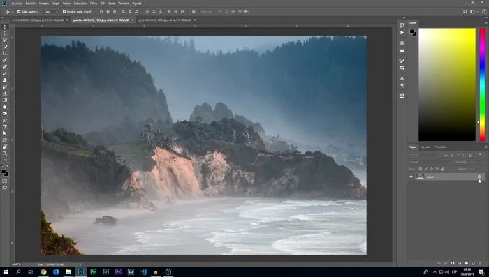 Usa la herramienta de selección rápida para selecciones más rápidas, aunque puede ser menos precisa en detalles como el cabello.