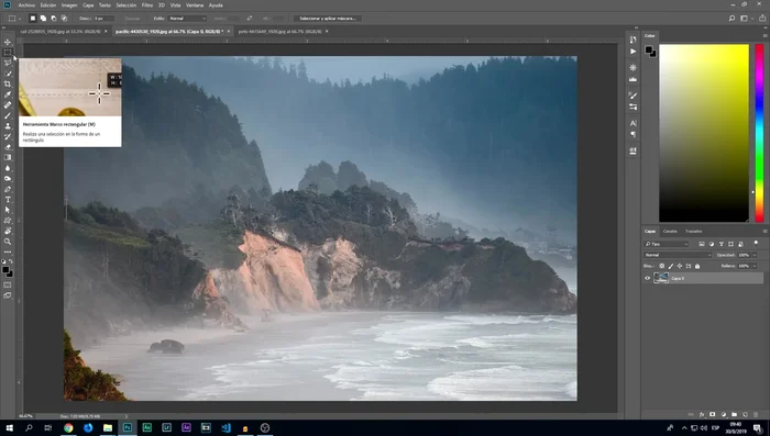 Usa la herramienta de selección rápida para selecciones más rápidas, aunque puede ser menos precisa en detalles como el cabello.