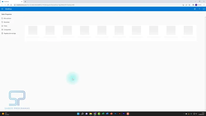 Ver en Línea: Haz clic derecho en un documento y selecciona 'Ver en línea'. Se abrirá el archivo en la aplicación online correspondiente (ej: PowerPoint Online) en tu navegador.