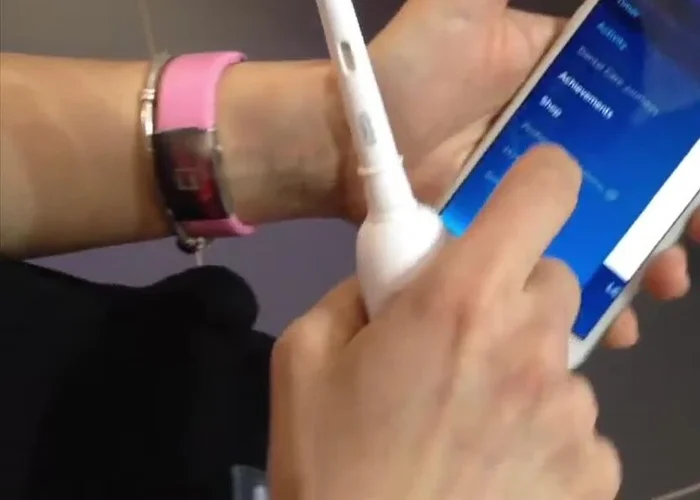 Recibe información detallada del cepillado a través de la conexión Bluetooth 4.0.