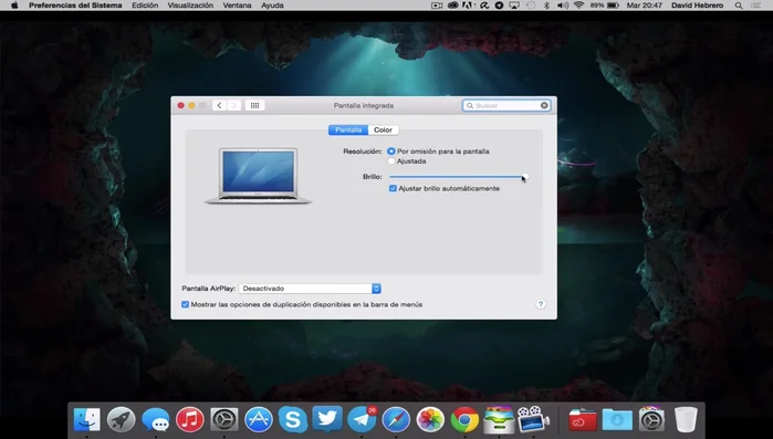 Ajusta el brillo de la pantalla automáticamente o manualmente (F1/F2).