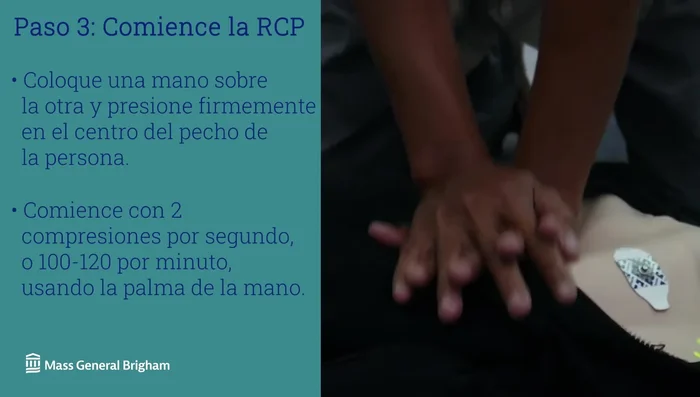 Realizar compresiones a una velocidad de 100 a 120 por minuto (aproximadamente dos compresiones por segundo), presionando hacia abajo al menos dos pulgadas de profundidad.