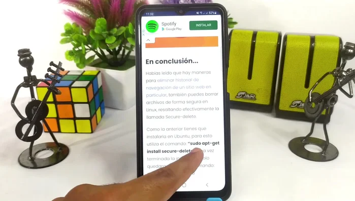 Instalar `srm` con el comando `sudo apt-get install secure-delete`.