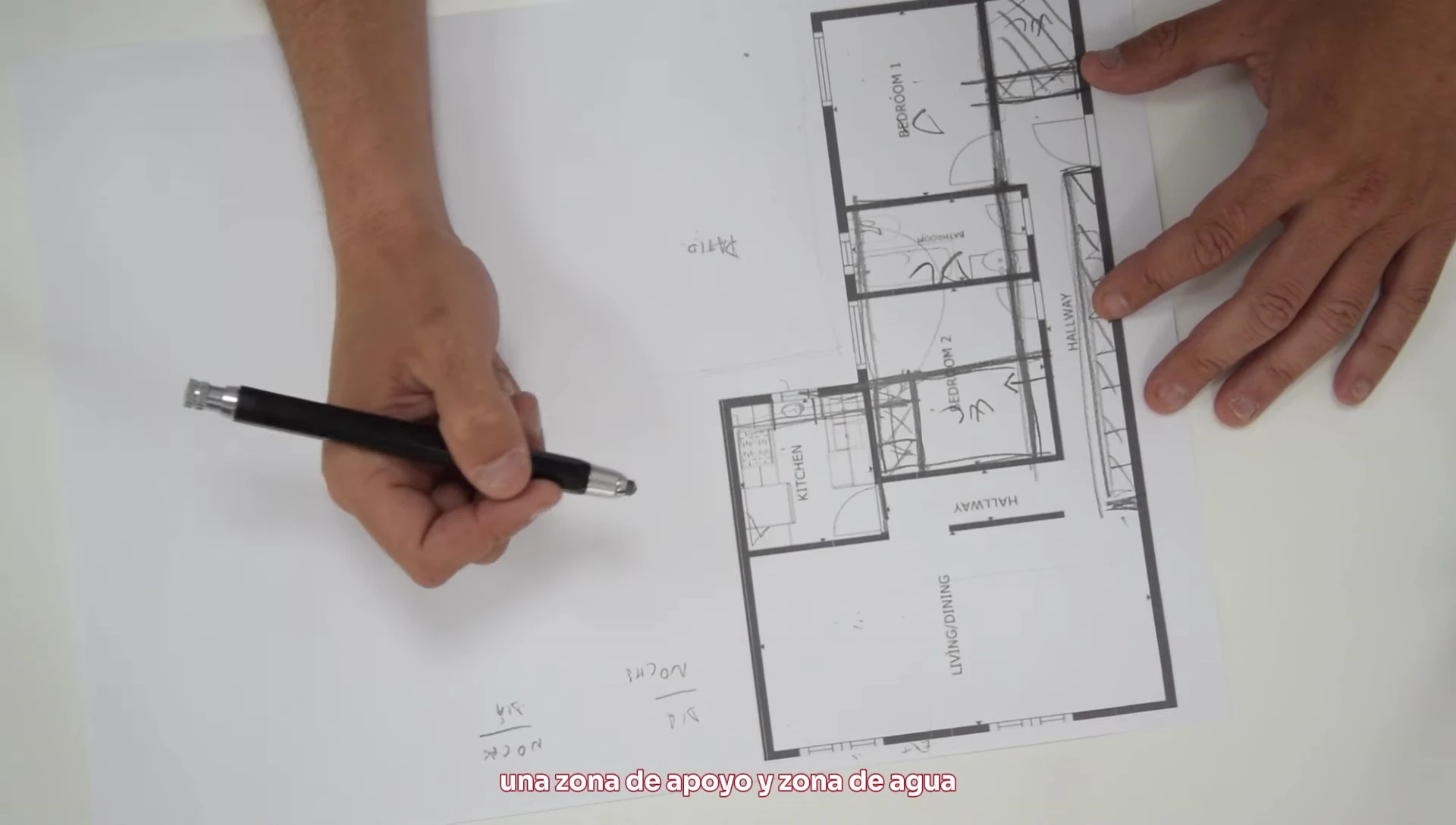 Rediseño de Vivienda: Maximizando el Espacio en un Piso Real
