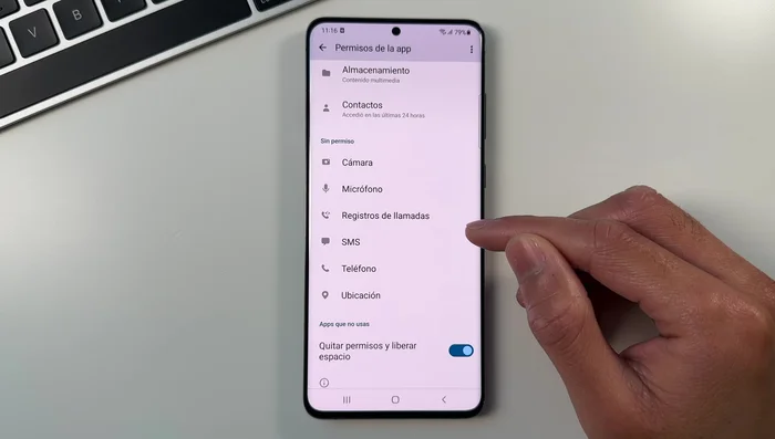 Elige la opción deseada: 'Permitir solo con la app en uso', 'Preguntar siempre', o 'No permitir'.