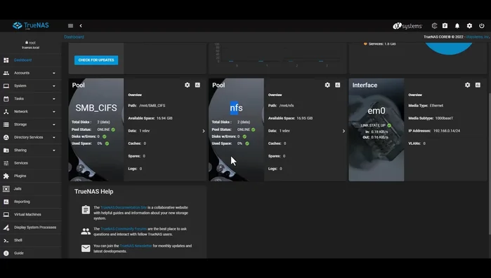 Si hay errores (como se muestra en el video), ir a la configuración de NFS, abrir la opción avanzada, y configurar lo siguiente: Utilizar 'root' como usuario y especificar la red autorizada (ej: 192.168.0.0/24). Agregar usuarios según sea necesario. Guardar los cambios e intentar de nuevo.