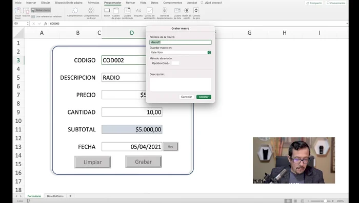 Grabar macro para limpiar datos: Registrar una macro que borre los datos del formulario.